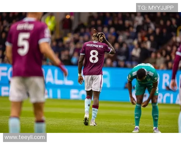 英超焦点战巴萨逆转皇马乌龙球引发争议判罚全场沸腾