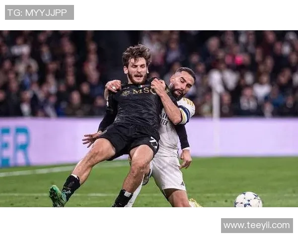 足总杯激战巴黎圣日耳曼小胜AC米兰引发转会风波与球迷热议